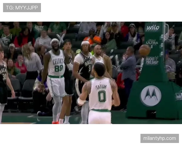 扬尼斯挡拆拉开空间提升得分效率 助雄鹿保持关键领先